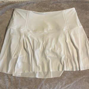 Lululemon white lost in pace skirt